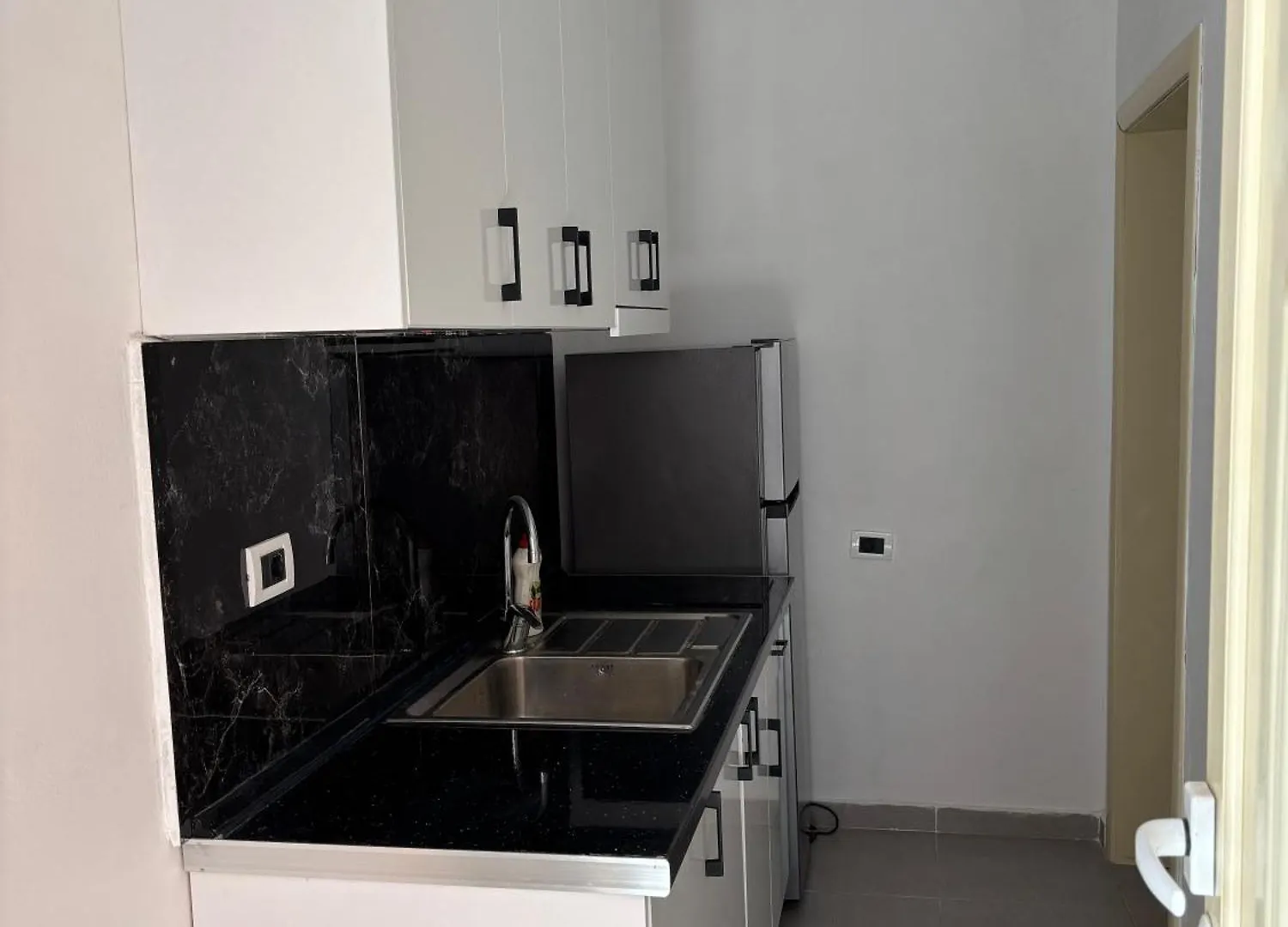 Vila Erand Vlorë 0*,  Albania